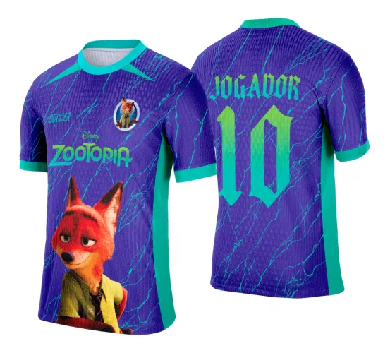 Camisa roxa com gola e punhos verde água, frente com raposa de Zootopia sorridente e logo Disney Zootopia. Costas têm número 10 verde água em degradê com texto JOGADOR acima, detalhes de linhas azul claro em todo o corpo.