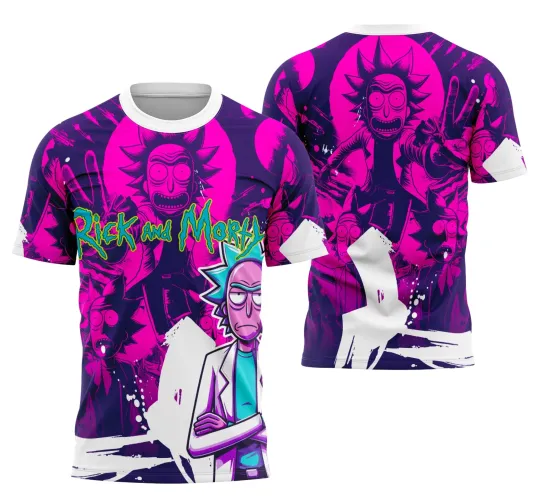Camisa com frente destacando Rick com braços cruzados em branco, azul claro e rosa, texto Rick and Morty em verde no centro, e costas com Rick maior em pose agitada em rosa e roxo, detalhes brancos nas mangas e base.