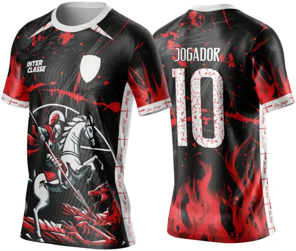 Camisa preta com arte de São Jorge montado em cavalo branco enfrentando dragão vermelho na frente, e nas costas fundo preto com chamas vermelhas, número 10 branco com detalhes florais e texto JOGADOR em branco.