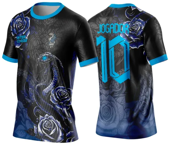 Camisa preta com gola e punhos azul celeste, serpente azul com olhos luminosos e rosas azuis na frente, texto INTER CLASSE e escudo com serpente. Costas com rosas em degradê azul, número 10 e texto JOGADOR em azul.