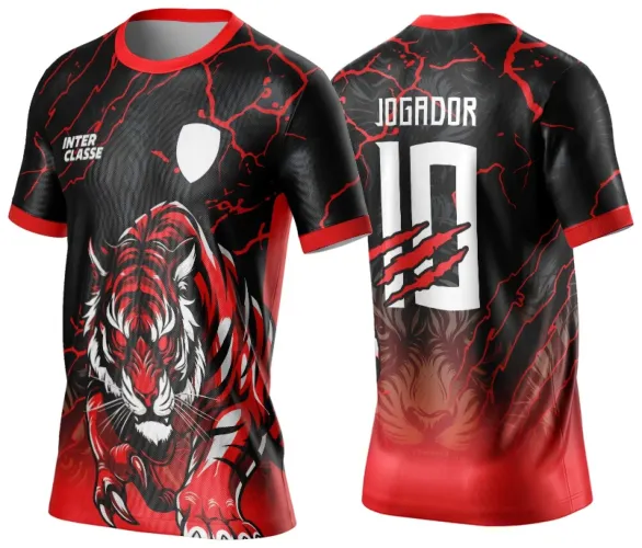 Camisa preta com gola e punhos vermelhos, a frente exibe um tigre vermelho em pose de ataque, texto INTERCLASSE e escudo branco; nas costas, nome JOGADOR, número 10 branco grande com três garras vermelhas e rachaduras vermelhas no fundo.