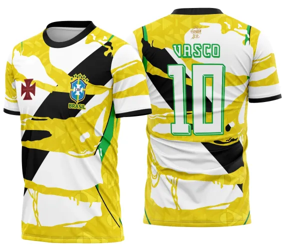 Camisa com logo no peito e estampa grande nas costas em preto e branco no estilo torcida da Copa do Brasil, destacando um visual moderno e vibrante com detalhes marcantes.