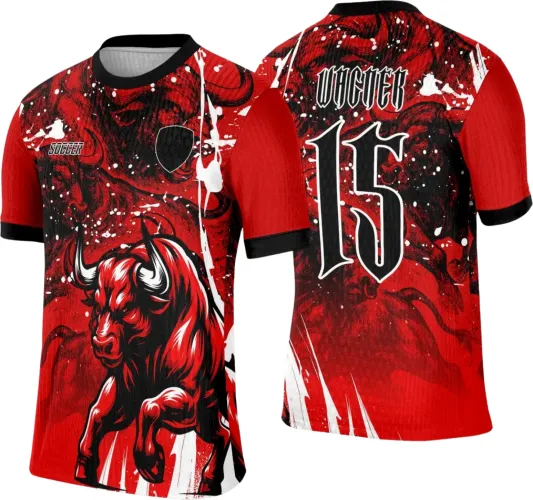 Camisa vermelha com touro vermelho imponente na frente e detalhes pretos, texto SOCCER branco. Nas costas, número 15 em branco com contorno preto e texto VINCIT em fonte gótica, fundo vermelho e preto com detalhes grafitados.