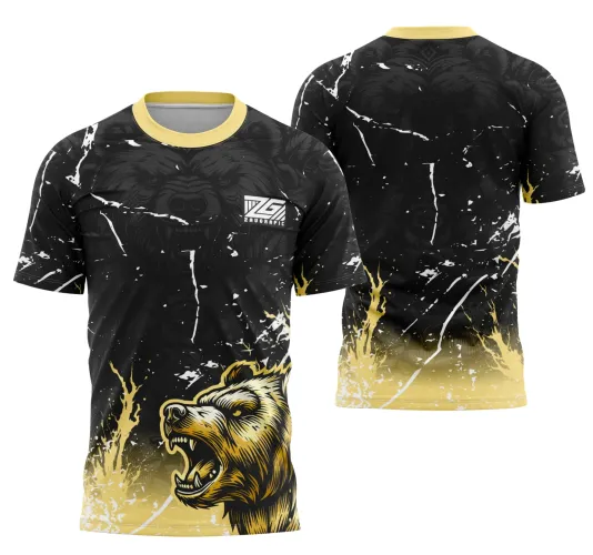 Camisa preta com gola amarela, estampa frontal de urso agressivo em amarelo e branco na base direita, fundo com manchas brancas e amarelas tipo chamas; nas costas, contorno escuro da cabeça de urso contrastando com padrão flamejante.