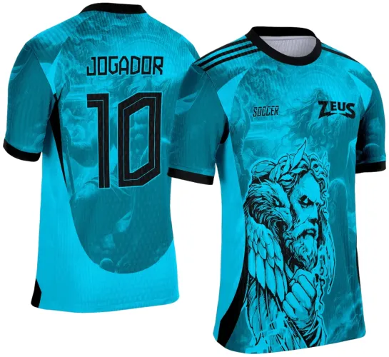 Camisa azul com gola preta, frente ilustrada por Zeus segurando um raio com um gavião no braço, texto 'SOCCER' e 'ZEUS' na parte superior. Costas exibem o número 10 e o texto 'JOGADOR' em preto sobre fundo azul com imagem desfocada de Zeus.