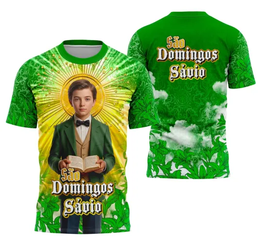 Imagem de camisa com logo no peito e estampa grande nas costas apresentando São Domingos Sávio de forma clássica e inspiradora, com detalhes que ressaltam a devoção e estilo católico.