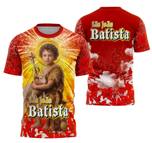 Camisa com logo no peito delicado e estampa grande nas costas exibindo arte de São João Batista em estilo moderno e espiritual, perfeita para quem valoriza fé e identidade cristã em vestuário.