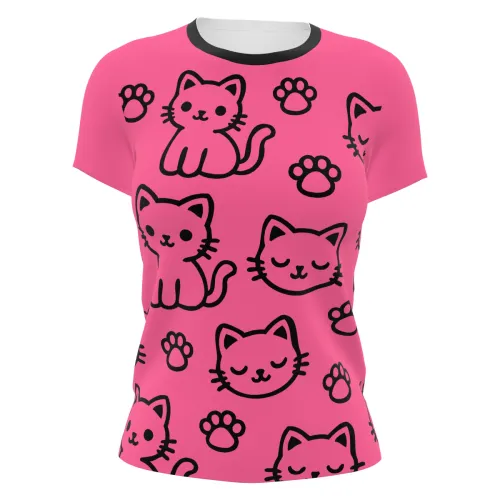 Camisa inteira estampada com fundo rosa, desenhos de gatinhos pretos sorridentes e patinhas espalhadas por toda a peça, incluindo frente, costas e mangas.