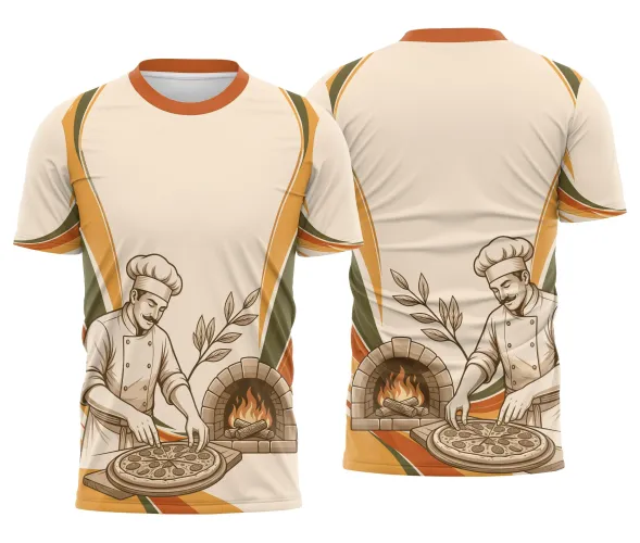 Foto da camisa uniforme na cor creme, com logo discreto no peito e estampa grande detalhada nas costas mostrando um mestre pizzaiolo e forno de tijolos, perfeita para quem valoriza tradição e estilo na pizzaria.