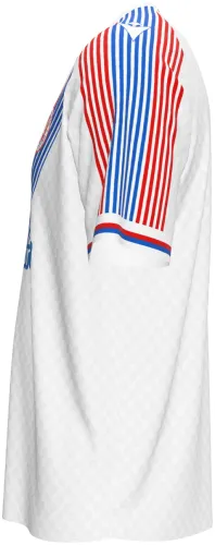 Camisa titular do Crystal Palace 2026 - 2027 branca com faixa diagonal vermelha e azul, frente e costas