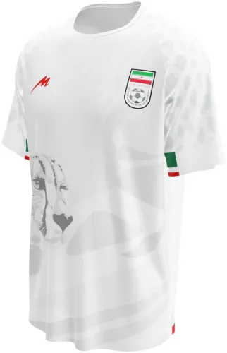 Camisa titular do Irã 2026 branca com uma chita desenhada em cinza, frente e costas