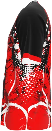 Camisa de interclasse Itachi Uchiha 2026 vermelha e preta com corvos, frente e costas