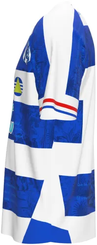 Camisa titular do Sportivo 2 de Mayo 2026 com faixas azuis e brancas e texto impresso, frente e costas
