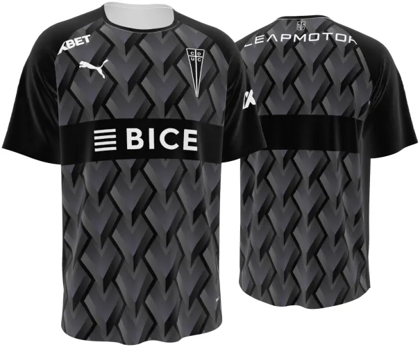 Camisa de edição especial da Universidad Católica 2026 cinza com chevrons em relevo, frente e costas