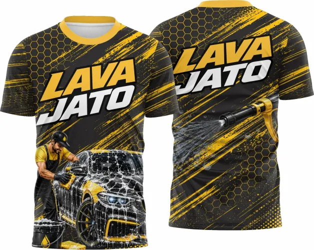 Camisa com logo no peito em destaque e estampa grande nas costas exibindo design inspirado em lavagem de carros, combinando estilo urbano e descontraído para um visual moderno e cheio de personalidade.