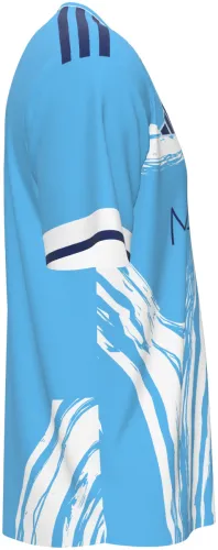 Camisa terceiro uniforme do Nottingham Forest 2026 - 2027 azul-claro com veios brancos, frente e costas