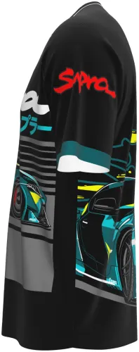 Camisa conceito Toyota Supra 2026 preta com o carro desenhado em turquesa, frente e costas