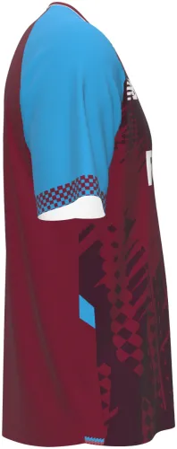 Camisa titular do West Ham 2026 - 2027 vinho com mangas azul-claro, frente e costas