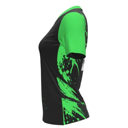 Camisa de futebol feminino com design moderno em preto e verde, com mangas e gola verdes, além de detalhes em splash verde vibrante na frente, costas e mangas.