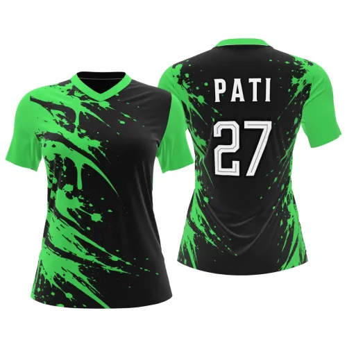 Camisa de futebol feminino com design moderno em preto e verde, com mangas e gola verdes, além de detalhes em splash verde vibrante na frente, costas e mangas.