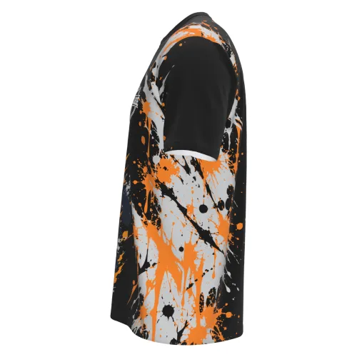 Camisa totalmente estampada com tucano vibrante, desenhos criativos por toda a frente, costas e mangas, perfeita para eventos interclasse que pedem destaque e identidade marcante.