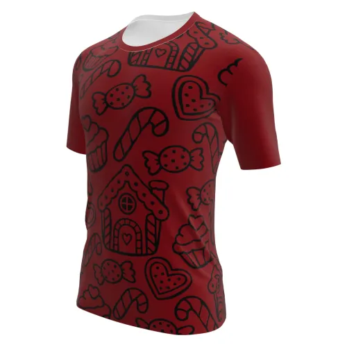 Camisa estampada por inteiro com casinhas de gengibre, cupcakes, corações, balas e bengalas natalinas em vermelho, branco e verde, com mangas vermelhas, trazendo um visual alegre e festivo.