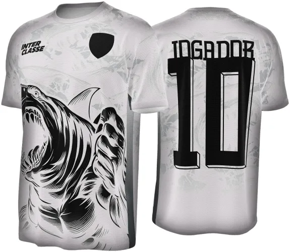 Camisa branca com estampa frontal de tubarão preto atacando, texto INTER CLASSE e escudo preto na parte da frente, atrás número 10 preto e texto JOGADOR no topo.