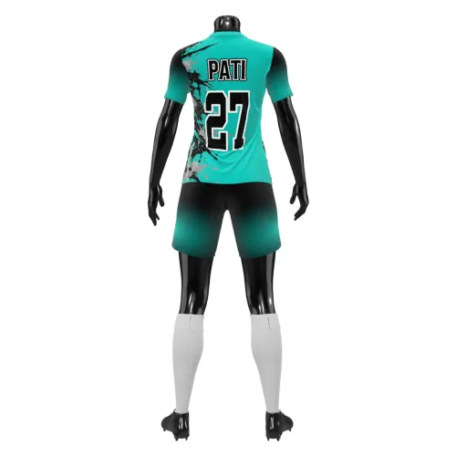 Camisa feminina de uniforme esportivo com estampa de tigre na frente, detalhes em preto e verde água, manchas artísticas e personalização de nome e número nas costas, cobrindo toda a peça.