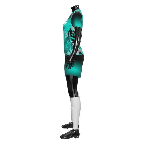 Camisa feminina de uniforme esportivo com estampa de tigre na frente, detalhes em preto e verde água, manchas artísticas e personalização de nome e número nas costas, cobrindo toda a peça.