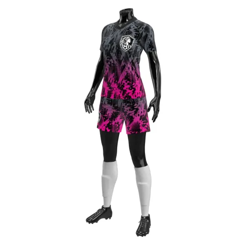 Uniforme de futebol feminino com estampa grafite e pink em efeito splash moderno, cobrindo toda a camisa, costas, mangas e gola, com brasão estilizado no peito e número grande nas costas.
