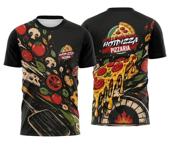 Camisa preta com logo no peito e estampa grande nas costas mostrando uma explosão vibrante de ingredientes de pizza, transmitindo energia e paixão pela culinária italiana.