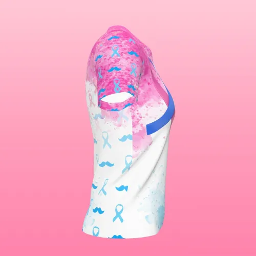 Camisa estampada por inteiro com ilustrações unindo Outubro Rosa e Novembro Azul, trazendo conscientização para prevenção do câncer de mama e próstata, com design vibrante na frente, costas e mangas.