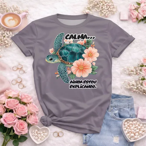 Camiseta Professora Divertida – Tartaruga Calma Explicando