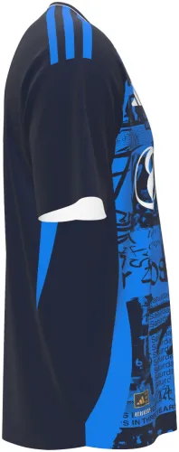 Camisa titular do San Jose Earthquakes 2026 azul com colagem de recortes de jornal, frente e costas