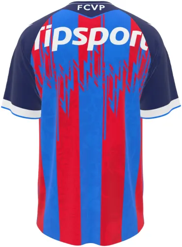 Camisa titular do Viktoria Plzeň 2026 - 2027 listrada de vermelho e azul com tinta escorrendo, frente e costas