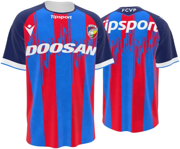Camisa titular do Viktoria Plzeň 2026 - 2027 listrada de vermelho e azul com tinta escorrendo, frente e costas
