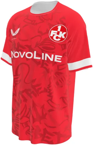 Camisa titular do Kaiserslautern 2026 - 2027 vermelha com grafismo do diabo tom sobre tom, frente e costas