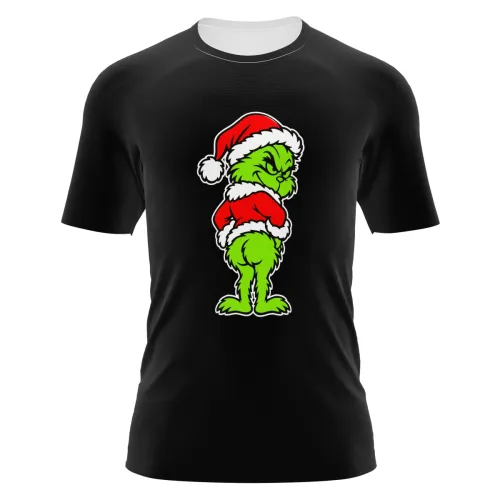 Camisa preta estampada na frente com personagem natalino verde rabugento usando gorro e roupa de Papai Noel, cobrindo toda a peça, incluindo mangas e gola.