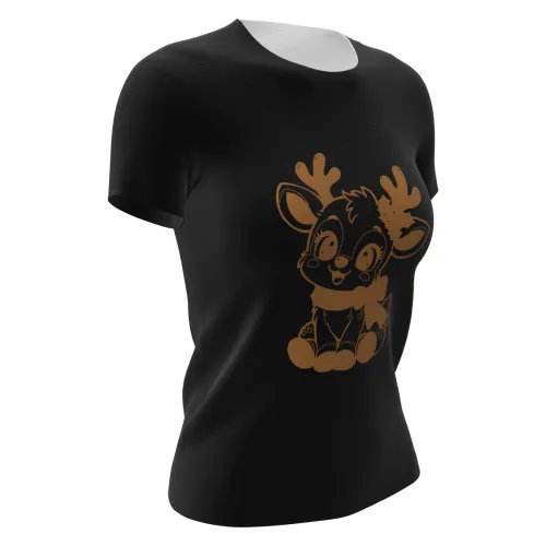 Camisa preta estampada na frente com uma rena natalina fofa, com laço vermelho e expressão alegre, ideal para celebrar o Natal com estilo divertido.