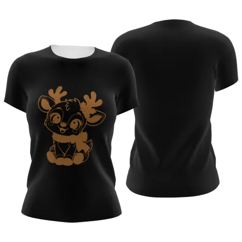 Camisa preta estampada na frente com uma rena natalina fofa, com laço vermelho e expressão alegre, ideal para celebrar o Natal com estilo divertido.