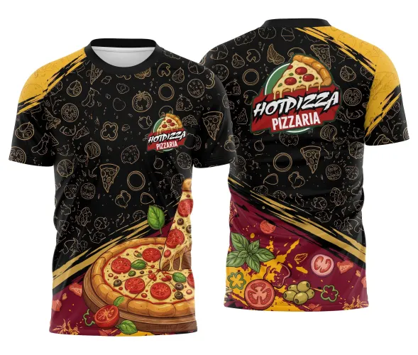 Camisa preta com logo no peito e estampa grande nas costas em padrão de pizzas com detalhes dourados, ideal para quem ama pizza e estilo diferenciado.