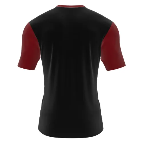 Camisa preta com mangas vermelhas, gola branca e estampa natalina divertida de rosto verde com expressão irreverente e gorro de Papai Noel na frente, cobrindo toda a peça.