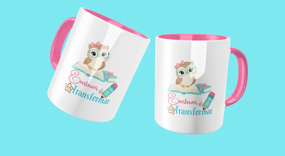 Caneca feminina professora estilosa e delicada, ideal para demonstrar orgulho em ensinar em qualquer momento especial.