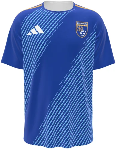 Camisa titular do Kosovo 2026 azul com faixas diagonais pontilhadas, frente e costas