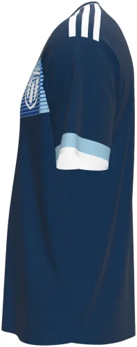 Camisa visitante de San Marino 2026 azul-marinho com faixa de chevrons, frente e costas