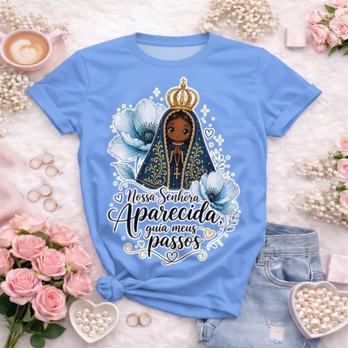 Arte floral para sublimação com Nossa Senhora Aparecida, manto azul e lettering religioso