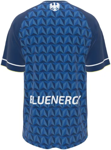 Camisa visitante da Udinese Calcio 2026 - 2027 azul com triângulos e o nome da região, frente e costas