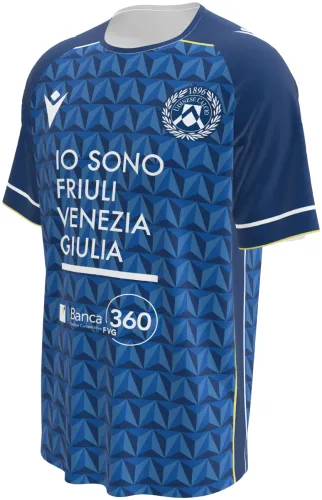 Camisa visitante da Udinese Calcio 2026 - 2027 azul com triângulos e o nome da região, frente e costas