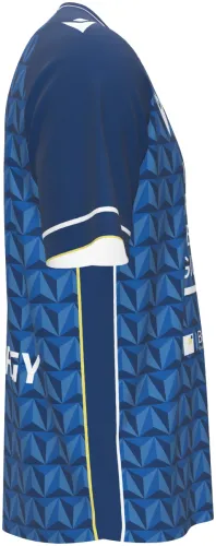 Camisa visitante da Udinese Calcio 2026 - 2027 azul com triângulos e o nome da região, frente e costas