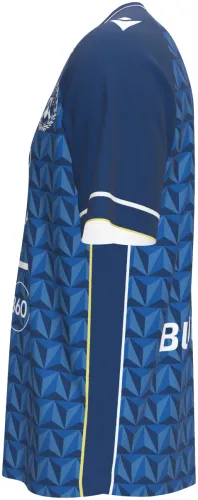 Camisa visitante da Udinese Calcio 2026 - 2027 azul com triângulos e o nome da região, frente e costas